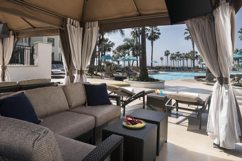 Hyatt Regency Huntington Beach Resort and Spa — Swimming pool in Huntington Beach, California