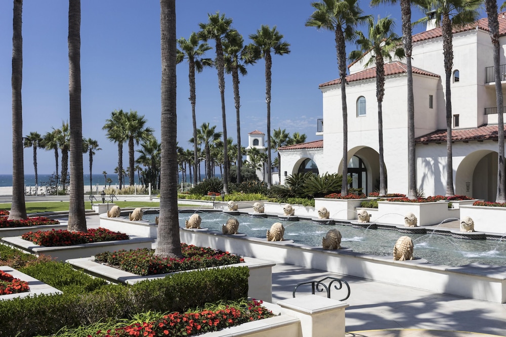 Hyatt Regency Huntington Beach Resort and Spa — Hotel building in Huntington Beach, California
