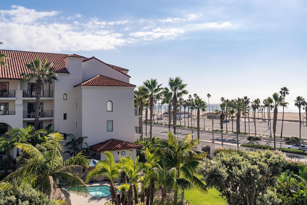 Hyatt Regency Huntington Beach Resort and Spa — Hotel building in Huntington Beach, California