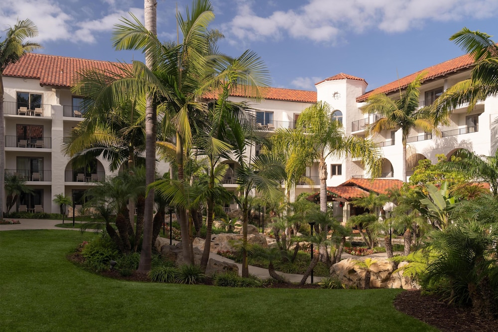 Hyatt Regency Huntington Beach Resort and Spa — Hotel building in Huntington Beach, California