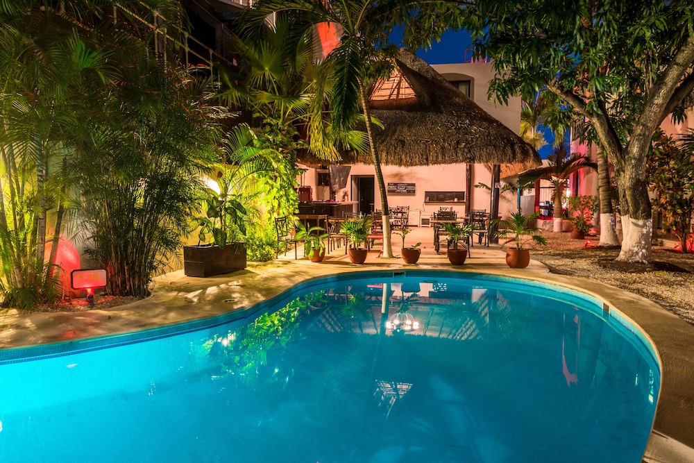 Hotel Hacienda Paradise — Swimming pool in Playa del Carmen, Quintana Roo
