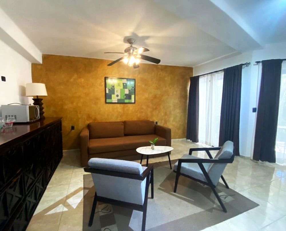 Hotel Hacienda Paradise — Hotel rooms in Playa del Carmen, Quintana Roo