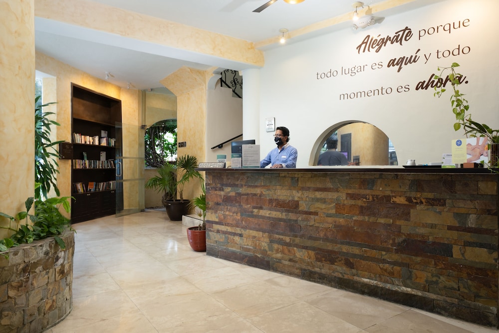 Hotel Hacienda Paradise — Hotel building in Playa del Carmen, Quintana Roo