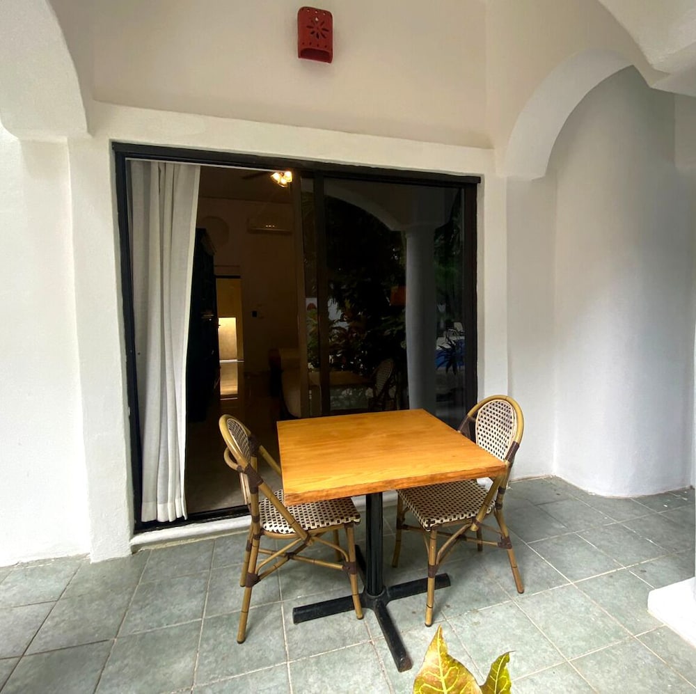 Hotel Hacienda Paradise — Hotel building in Playa del Carmen, Quintana Roo