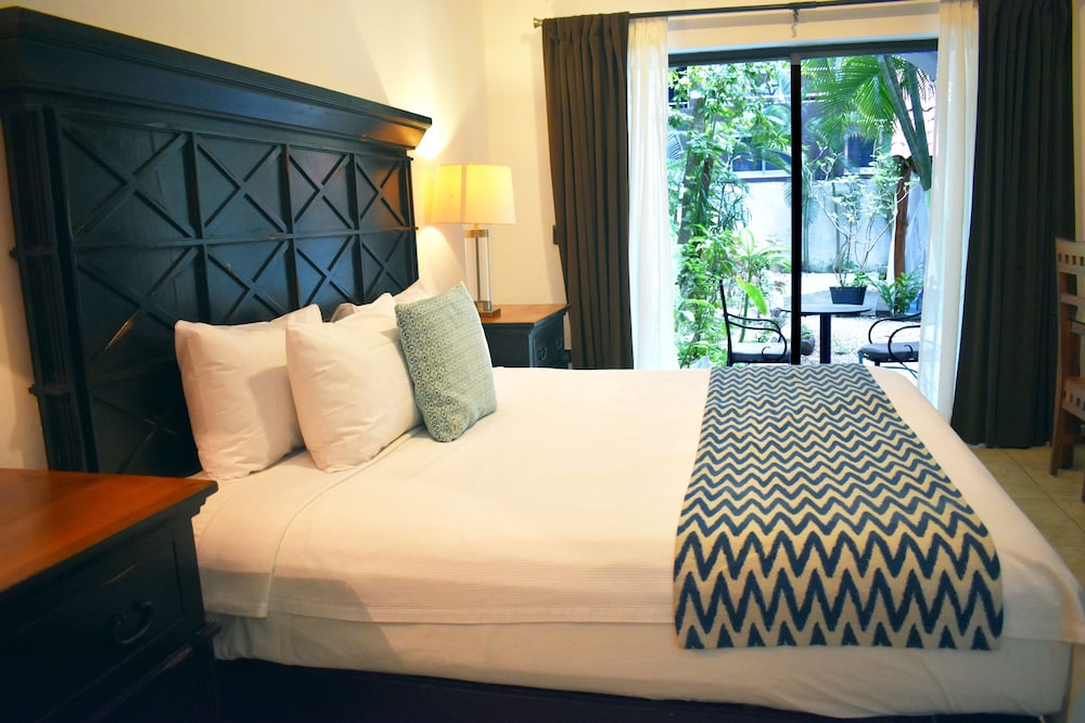 Hotel Hacienda Paradise — Hotel rooms in Playa del Carmen, Quintana Roo