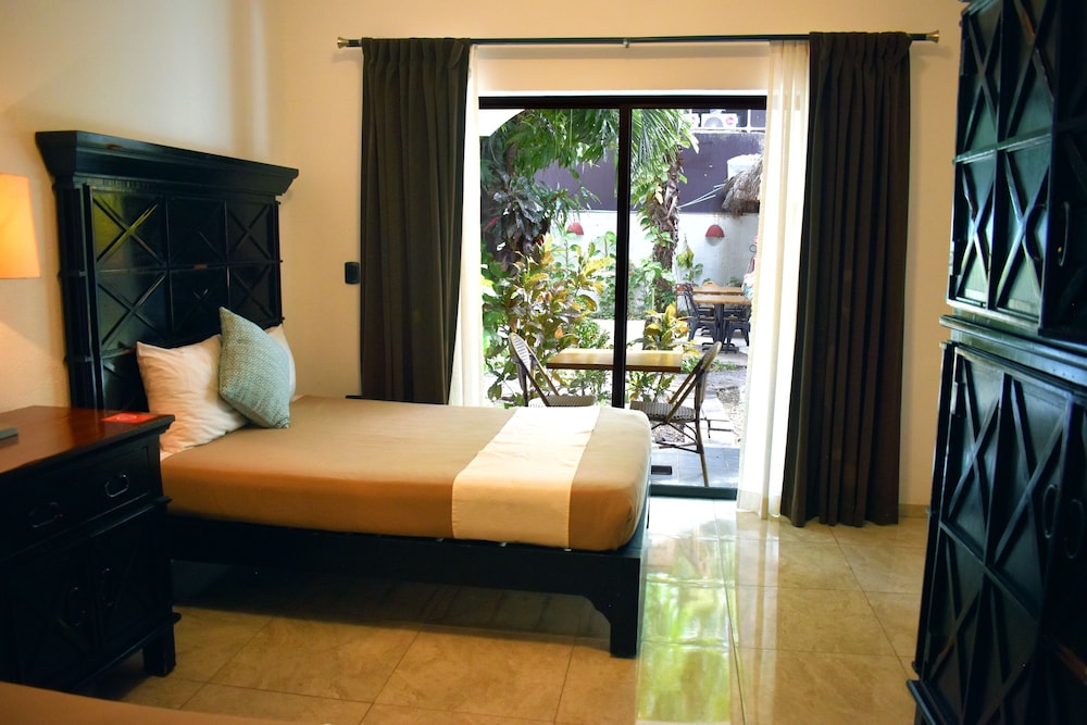 Hotel Hacienda Paradise — Hotel rooms in Playa del Carmen, Quintana Roo