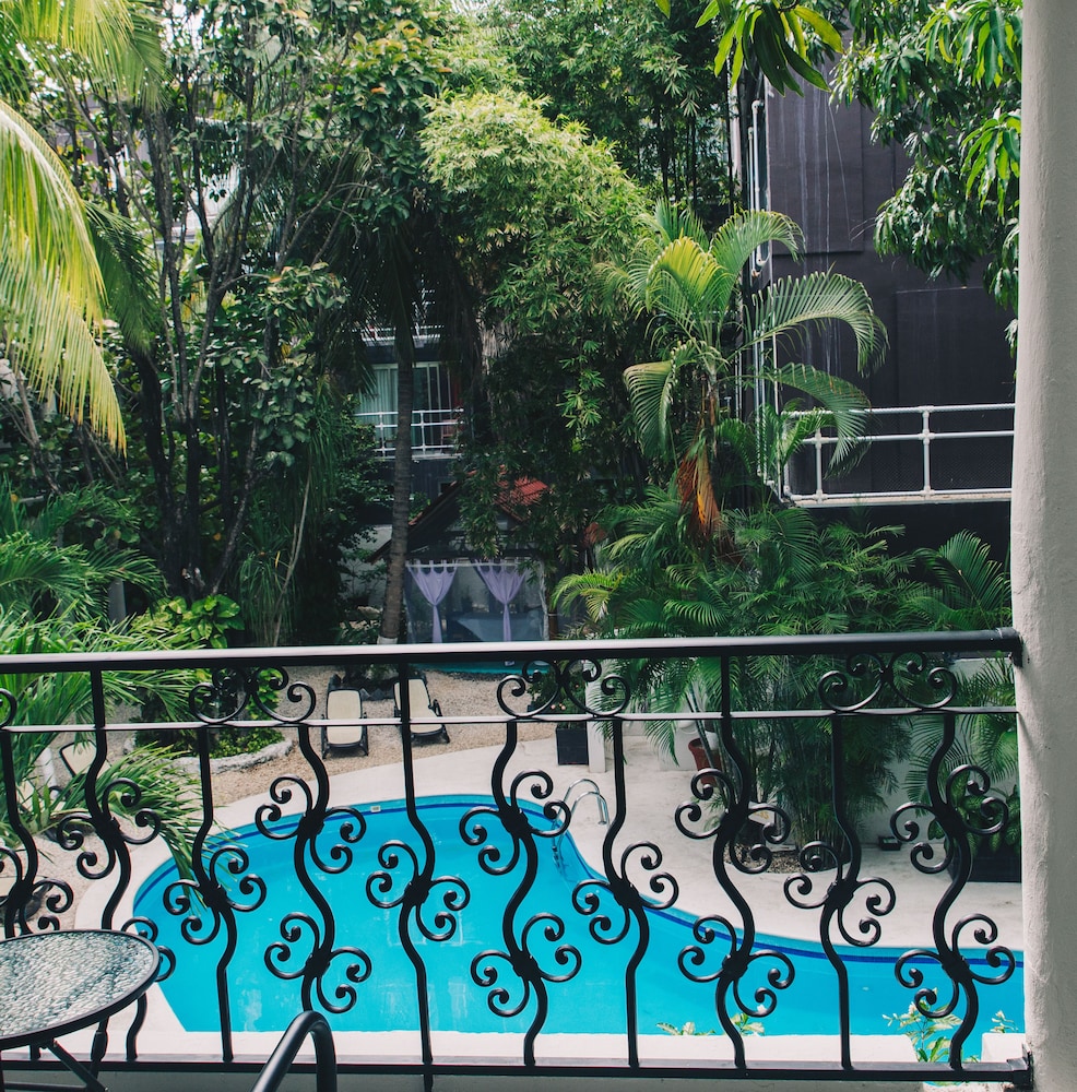 Hotel Hacienda Paradise — Swimming pool in Playa del Carmen, Quintana Roo