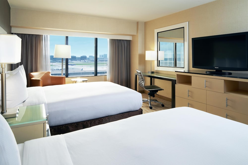 Hilton Los Angeles Airport — Hotel rooms in Los Angeles, California