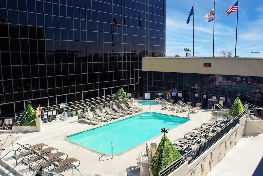 Hilton Los Angeles Airport — Main photo in Los Angeles, California