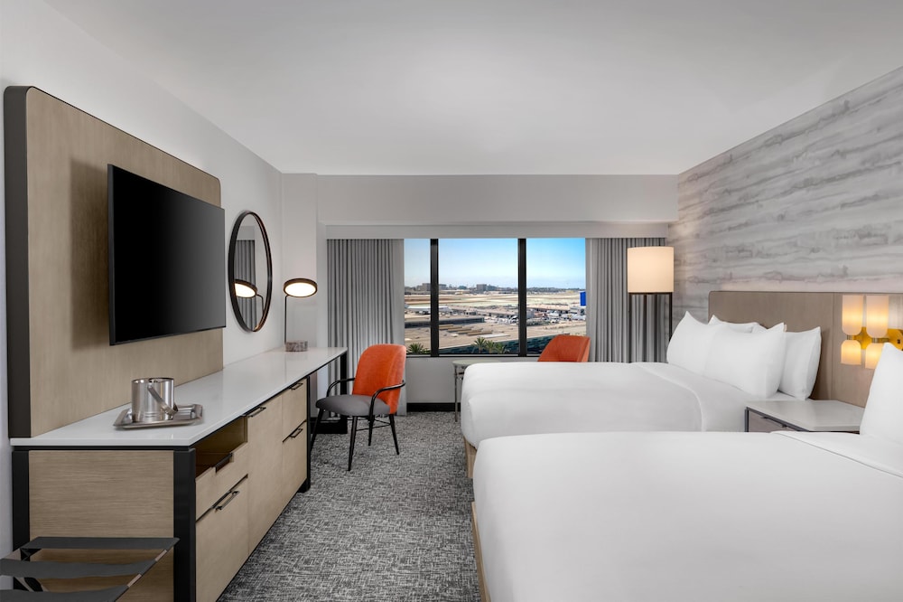 Hilton Los Angeles Airport — Hotel rooms in Los Angeles, California