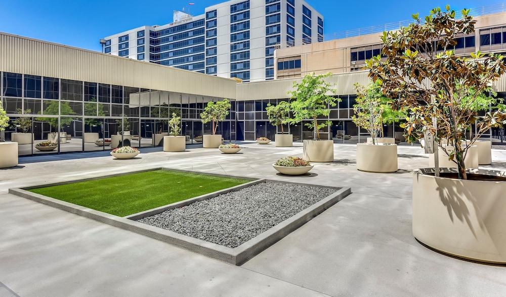 Hilton Los Angeles Airport — Hotel building in Los Angeles, California