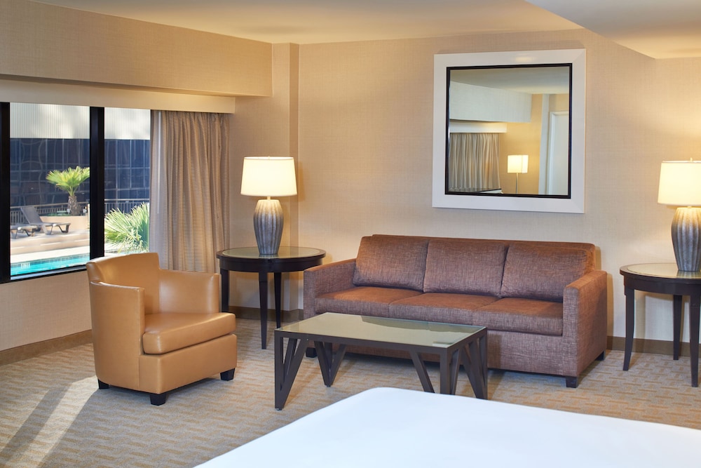 Hilton Los Angeles Airport — Hotel rooms in Los Angeles, California