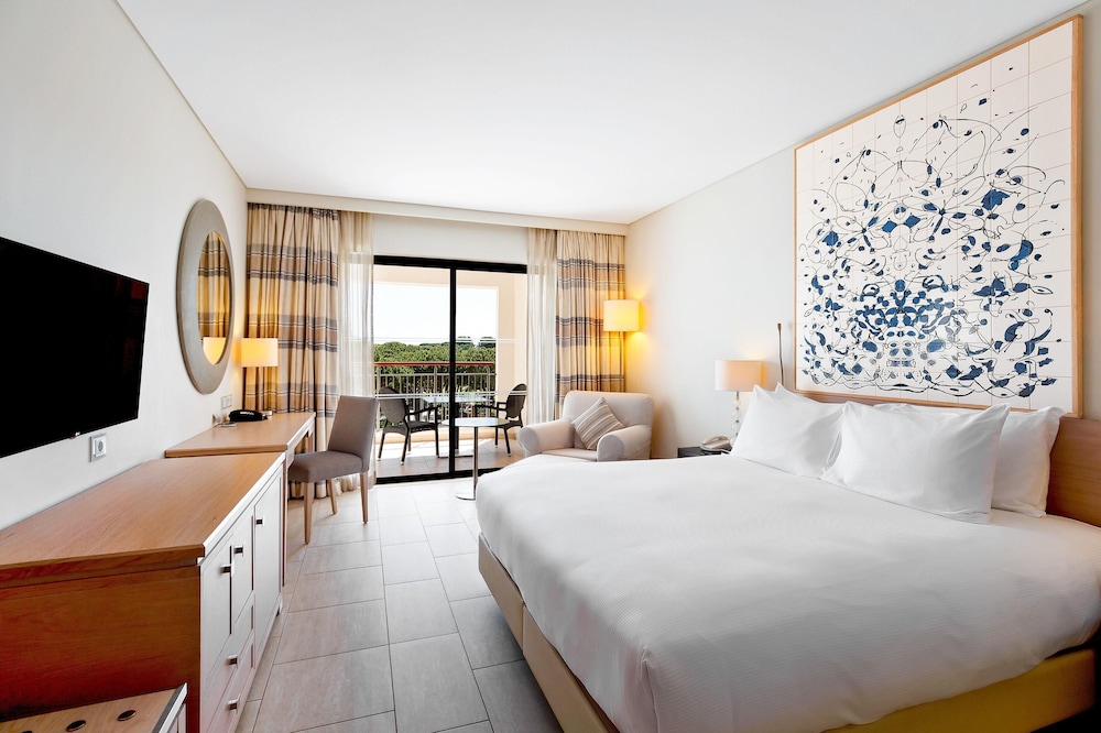 Hilton Vilamoura As Cascatas Golf Resort & Spa — Hotel rooms in Vilamoura, Faro