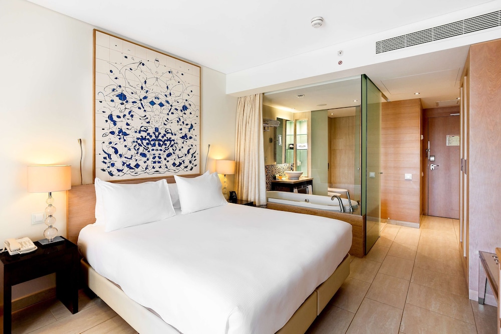 Hilton Vilamoura As Cascatas Golf Resort & Spa — Hotel rooms in Vilamoura, Faro