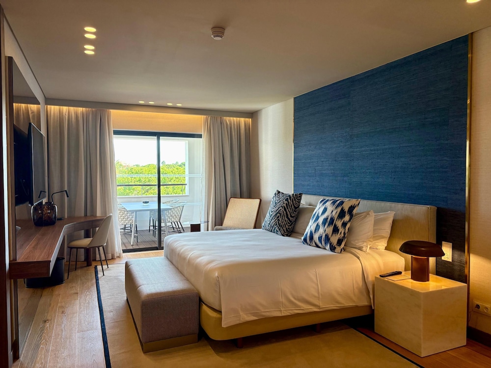 Hilton Vilamoura As Cascatas Golf Resort & Spa — Hotel rooms in Vilamoura, Faro