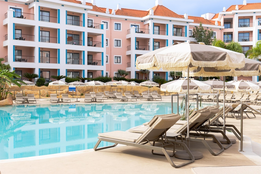Hilton Vilamoura As Cascatas Golf Resort & Spa — Swimming pool in Vilamoura, Faro
