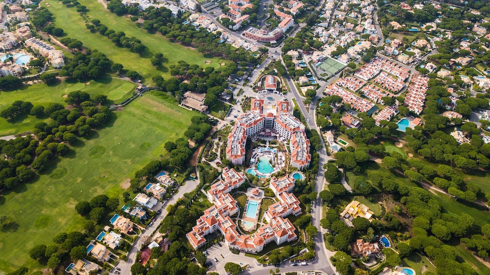 Hilton Vilamoura As Cascatas Golf Resort & Spa — Hotel building in Vilamoura, Faro