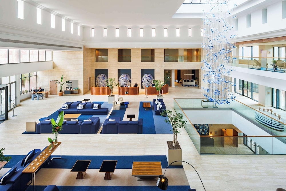 Hilton Vilamoura As Cascatas Golf Resort & Spa — Hotel building in Vilamoura, Faro