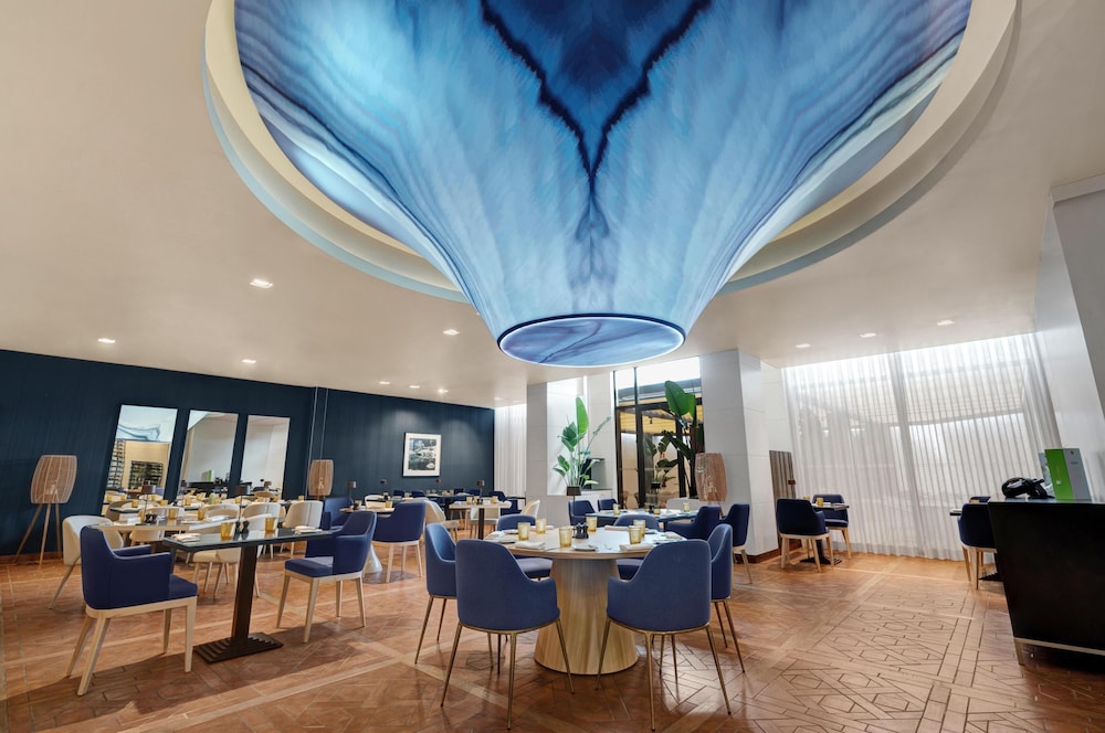 Hilton Vilamoura As Cascatas Golf Resort & Spa — Restaurant & bars in Vilamoura, Faro