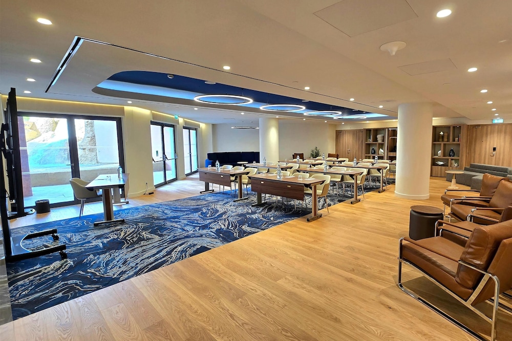 Hilton Vilamoura As Cascatas Golf Resort & Spa — Hotel building in Vilamoura, Faro