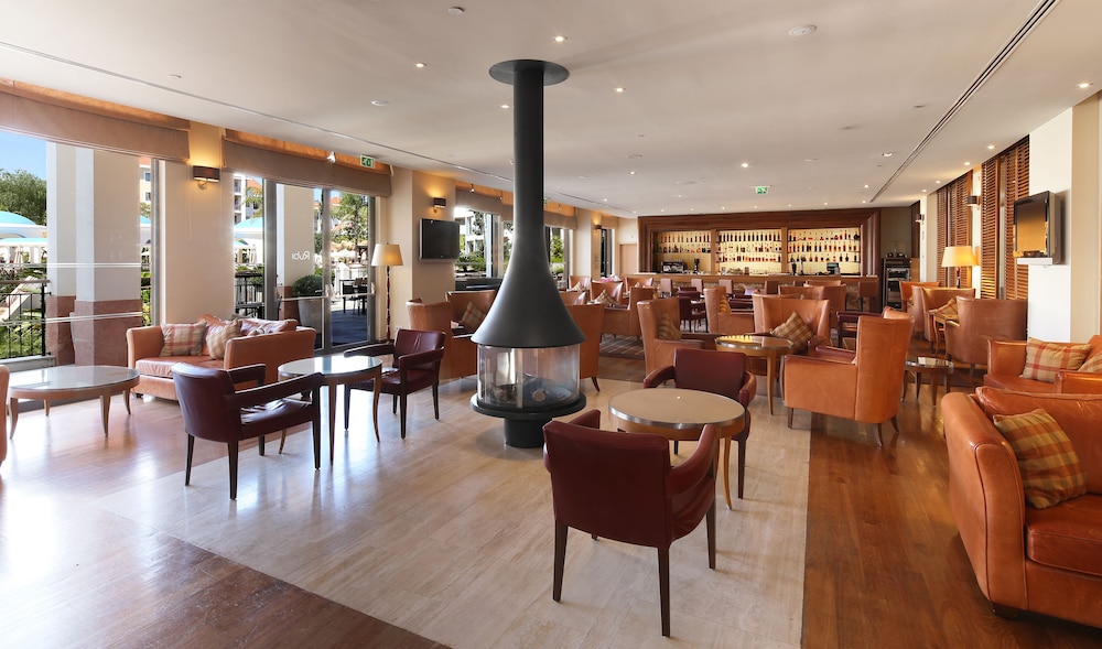 Hilton Vilamoura As Cascatas Golf Resort & Spa — Restaurant & bars in Vilamoura, Faro