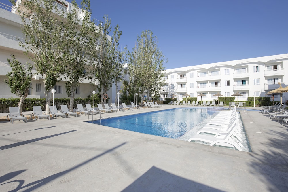 Cabot Hobby Club Apartments — Swimming pool in Puerto Pollensa, Balearic Islands