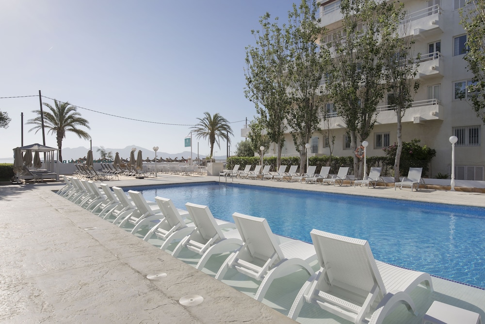 Cabot Hobby Club Apartments — Swimming pool in Puerto Pollensa, Balearic Islands