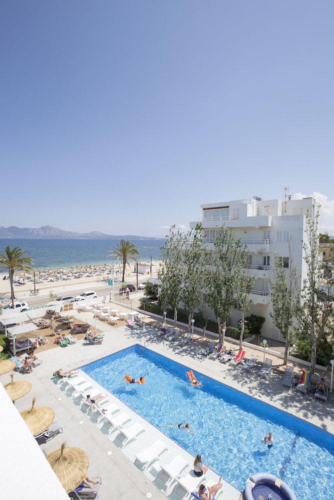 Cabot Hobby Club Apartments — Swimming pool in Puerto Pollensa, Balearic Islands