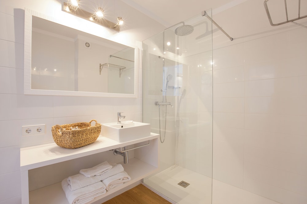 Cabot Hobby Club Apartments — Hotel rooms in Puerto Pollensa, Balearic Islands