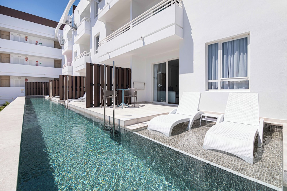 Cabot Hobby Club Apartments — Swimming pool in Puerto Pollensa, Balearic Islands