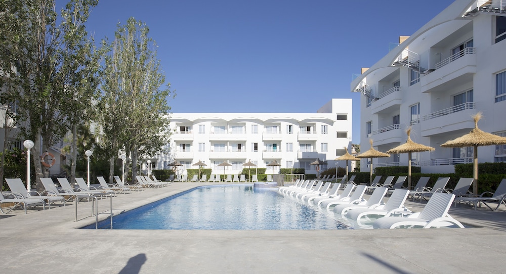 Cabot Hobby Club Apartments — Swimming pool in Puerto Pollensa, Balearic Islands