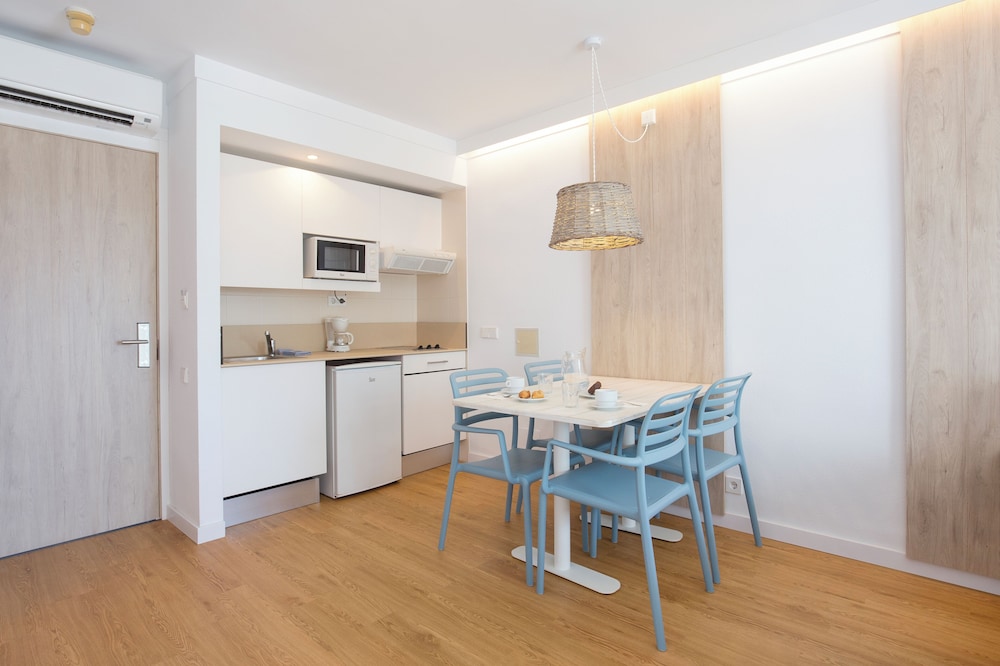 Cabot Hobby Club Apartments — Hotel rooms in Puerto Pollensa, Balearic Islands