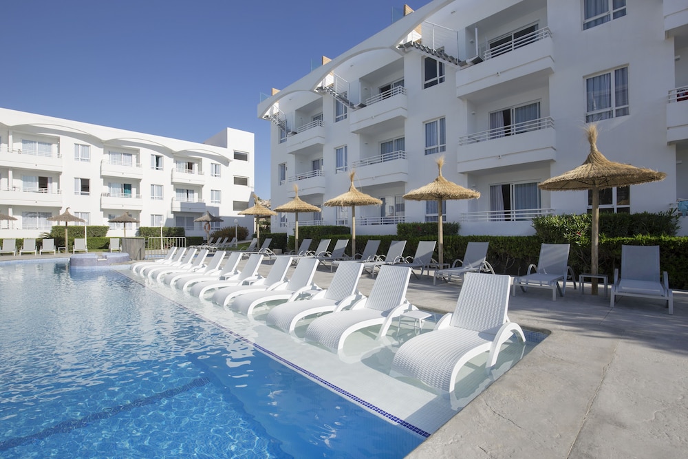 Cabot Hobby Club Apartments — Swimming pool in Puerto Pollensa, Balearic Islands