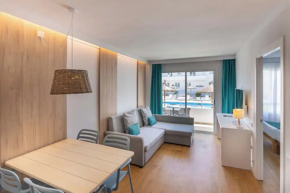 Cabot Hobby Club Apartments — Hotel rooms in Puerto Pollensa, Balearic Islands