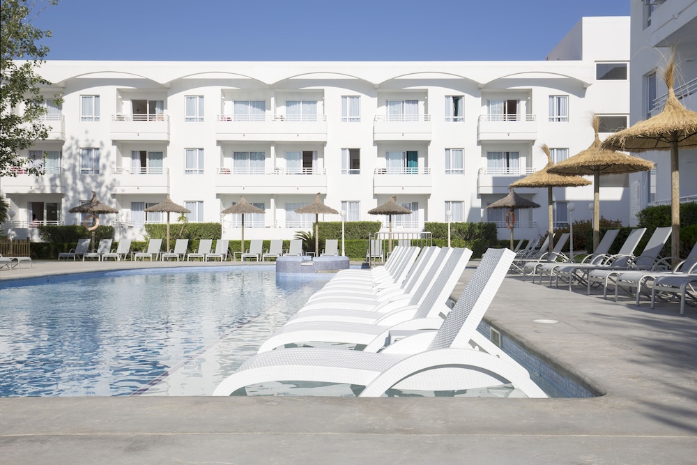 Cabot Hobby Club Apartments — Swimming pool in Puerto Pollensa, Balearic Islands