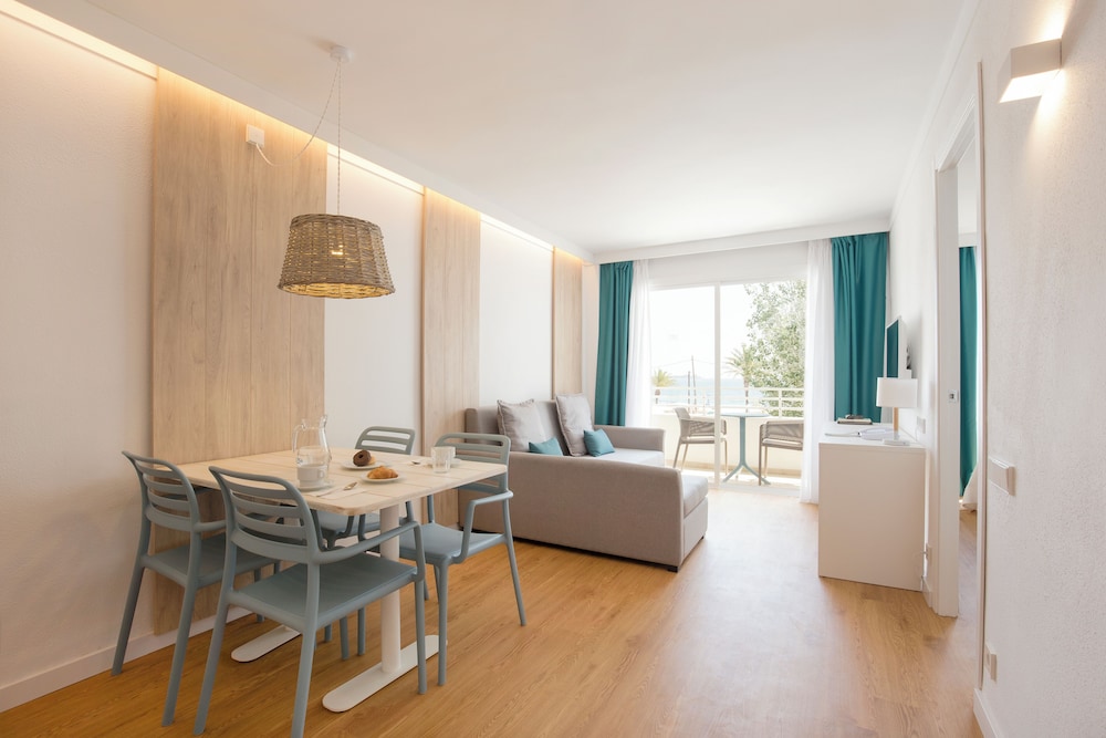 Cabot Hobby Club Apartments — Hotel rooms in Puerto Pollensa, Balearic Islands