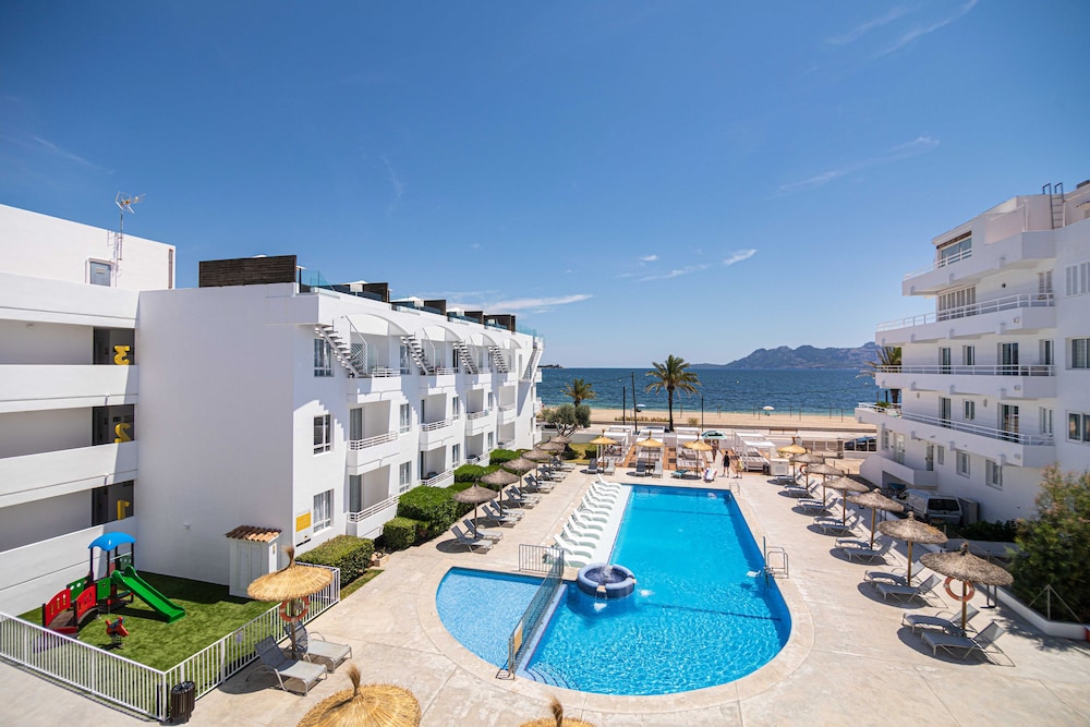 Cabot Hobby Club Apartments — Swimming pool in Puerto Pollensa, Balearic Islands