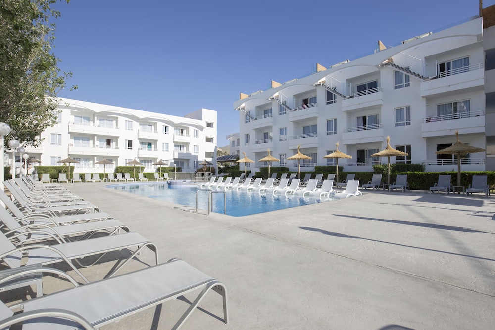 Cabot Hobby Club Apartments — Swimming pool in Puerto Pollensa, Balearic Islands