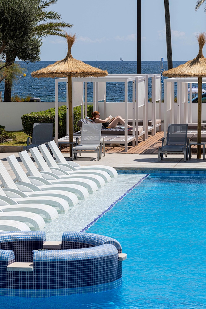 Cabot Hobby Club Apartments — Swimming pool in Puerto Pollensa, Balearic Islands