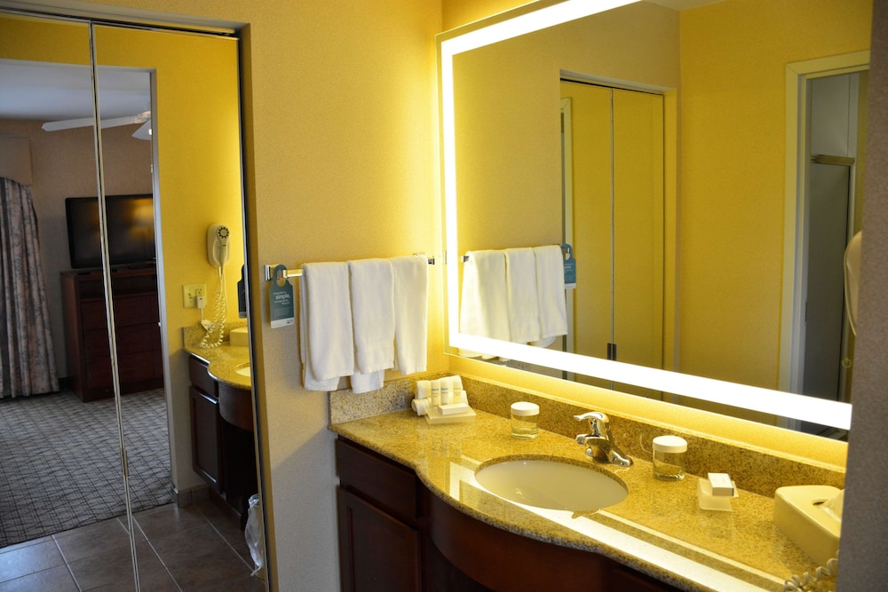 Homewood Suites by Hilton Brighton — Hotel rooms in Brighton, Michigan