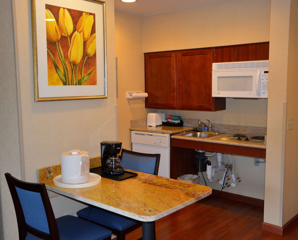 Homewood Suites by Hilton Brighton — Hotel rooms in Brighton, Michigan
