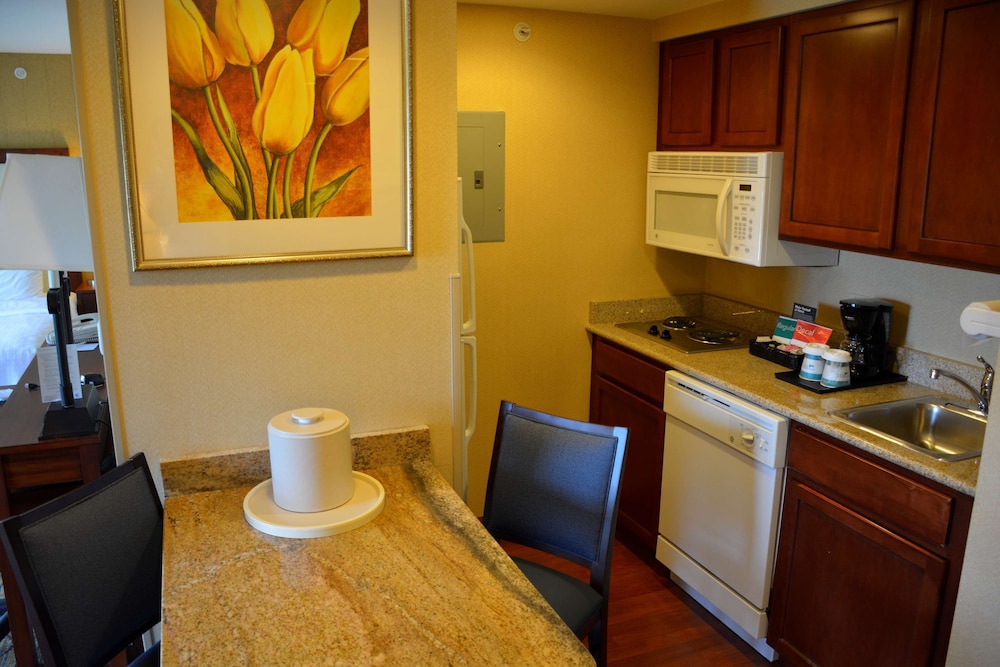 Homewood Suites by Hilton Brighton — Hotel rooms in Brighton, Michigan