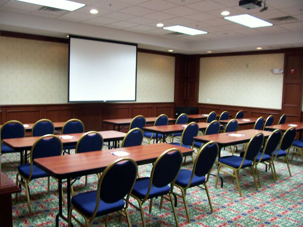 Homewood Suites by Hilton Brighton — Hotel building in Brighton, Michigan