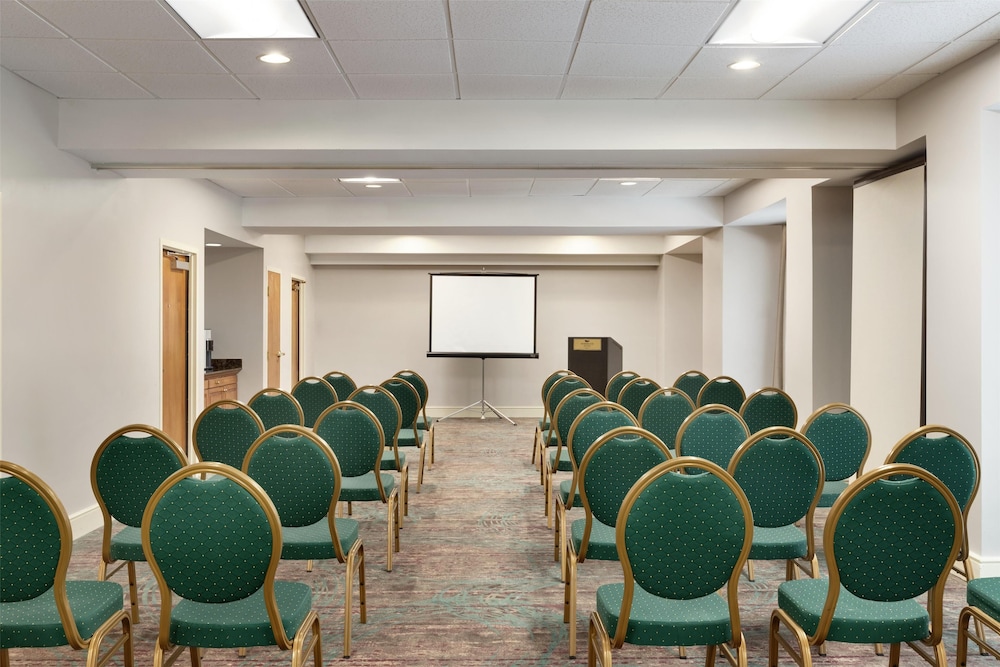 Homewood Suites by Hilton St. Petersburg Clearwater — Hotel building in Pinellas Park, Florida