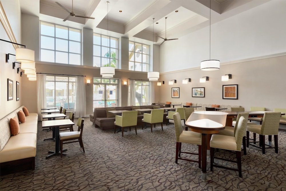 Homewood Suites by Hilton St. Petersburg Clearwater — Restaurant & bars in Pinellas Park, Florida
