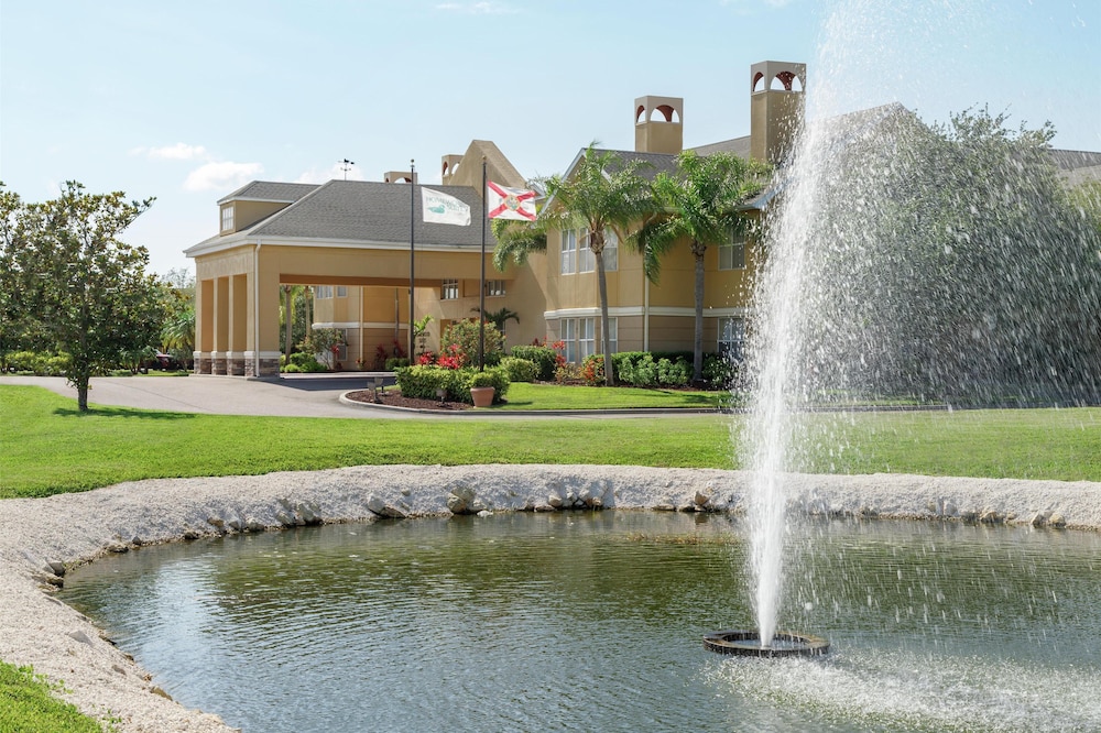 Homewood Suites by Hilton St. Petersburg Clearwater — Hotel building in Pinellas Park, Florida