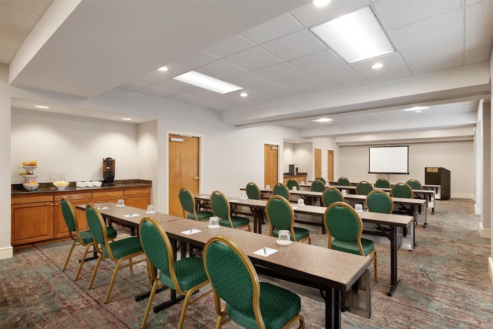 Homewood Suites by Hilton St. Petersburg Clearwater — Hotel building in Pinellas Park, Florida