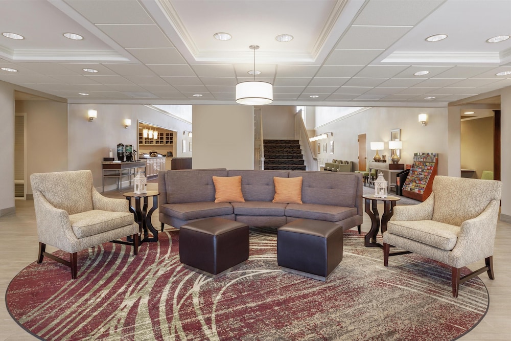 Homewood Suites by Hilton St. Petersburg Clearwater — Hotel building in Pinellas Park, Florida