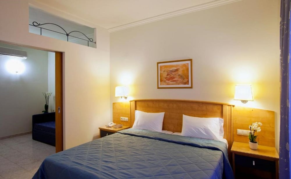 Hotel Pefkos Beach — Hotel rooms in Pefkos, South Aegean