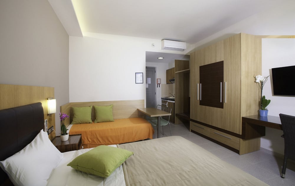 Hotel Pefkos Beach — Hotel rooms in Pefkos, South Aegean